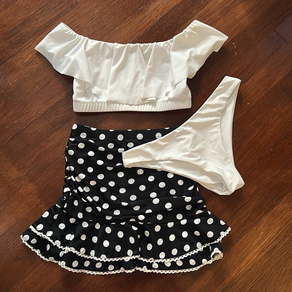 Women’s Unique Vintage White and Black Polka Dot Retro Swimsuit Set Skirt Small